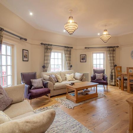 Luxury Royal Mile Apartment By The Castle - Sleeps 4 Единбург Екстериор снимка