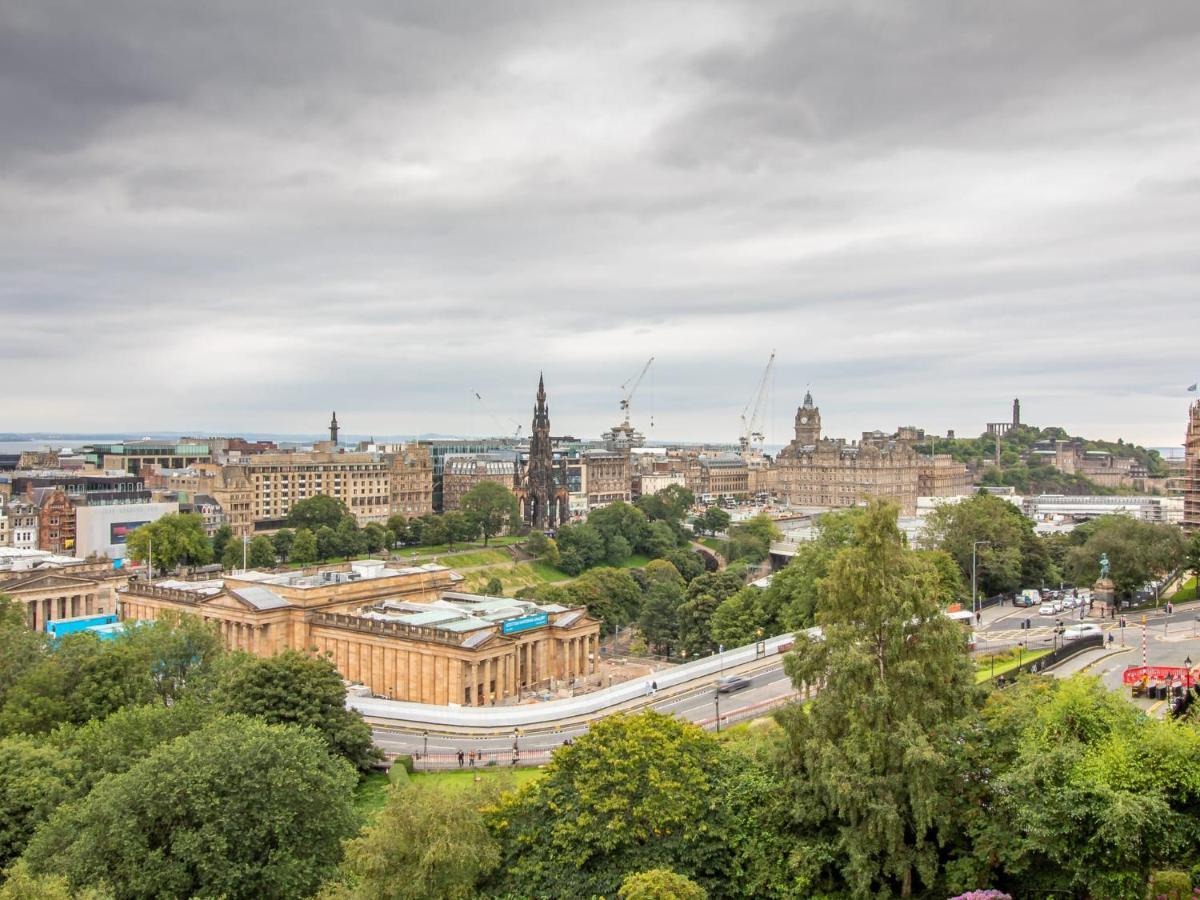 Luxury Royal Mile Apartment By The Castle - Sleeps 4 Единбург Екстериор снимка