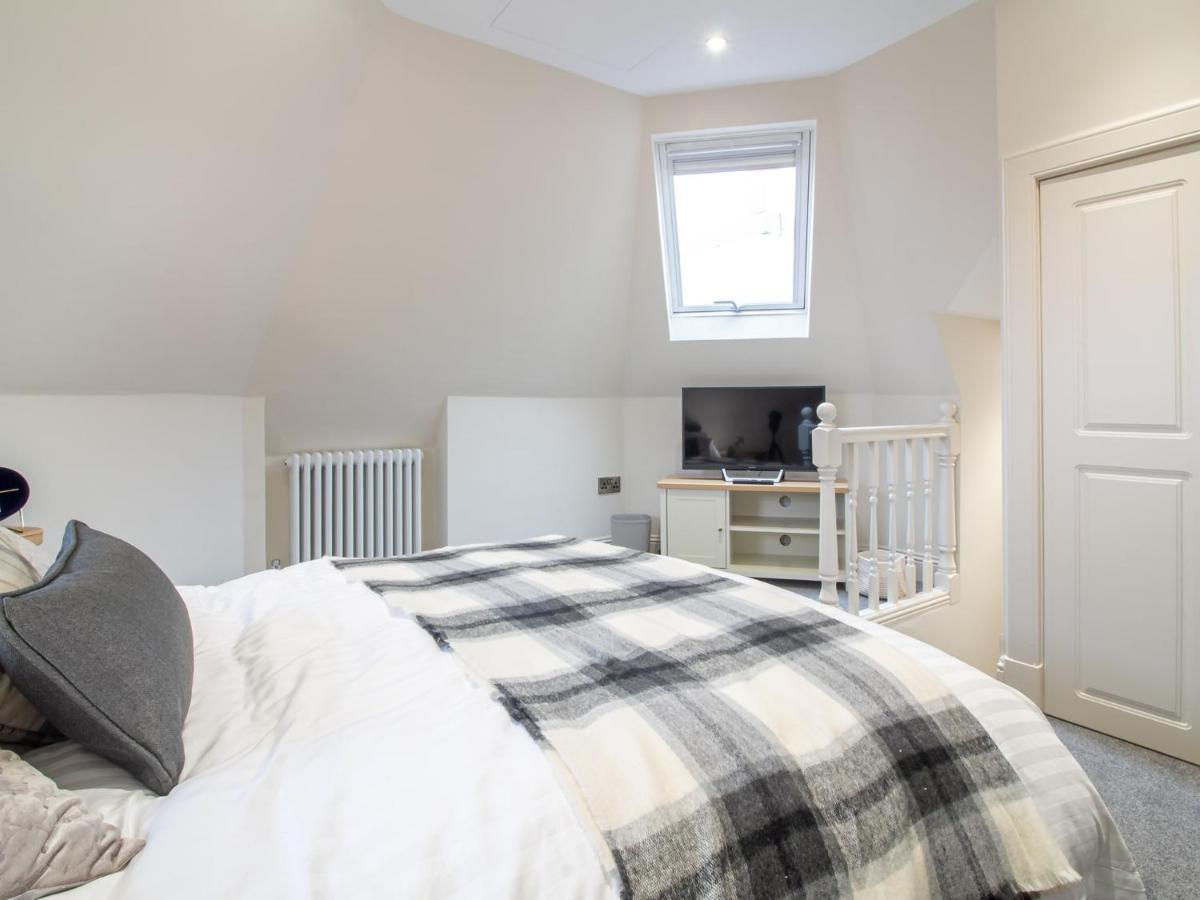 Luxury Royal Mile Apartment By The Castle - Sleeps 4 Единбург Екстериор снимка